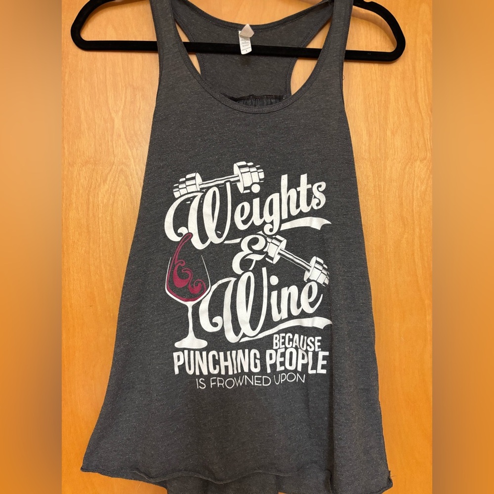 ‘Weights and Wine’ Graphic Tank Top Size L Gray